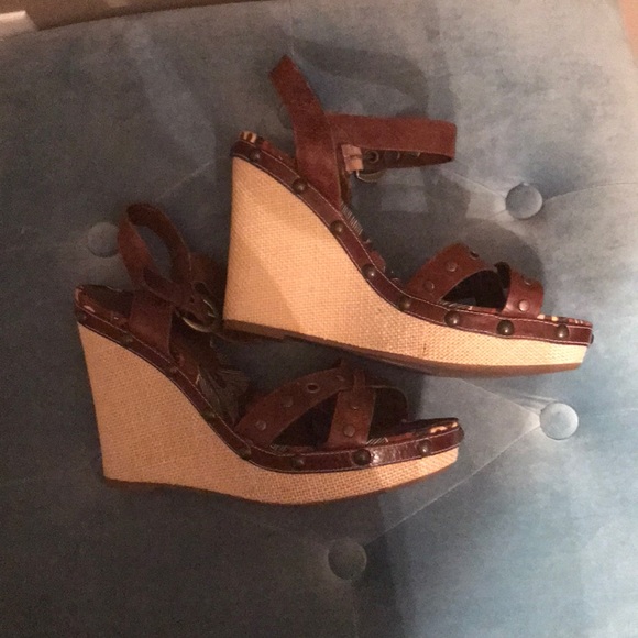 Guess Espadrille Sandal. - Picture 2 of 6